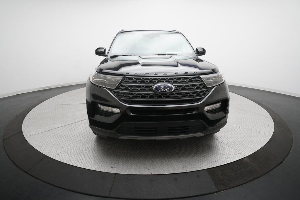 Used 2023 Ford Explorer XLT w/ Equipment Group 202A image 11