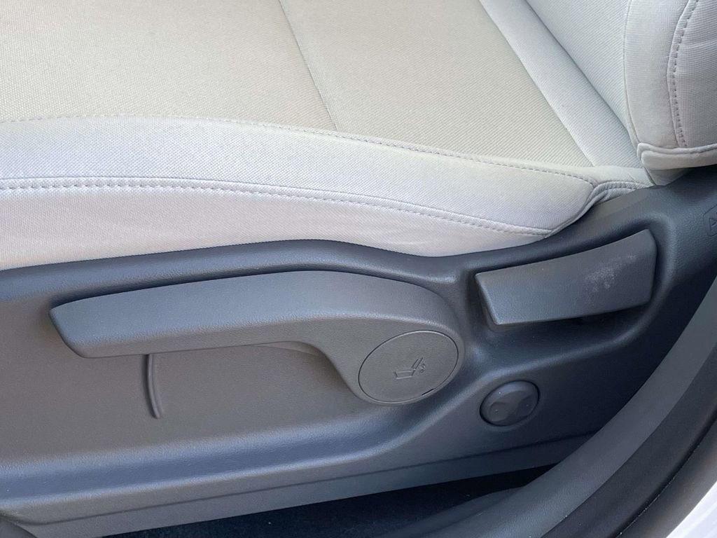 Used 2025 Hyundai Santa Fe SE image 8