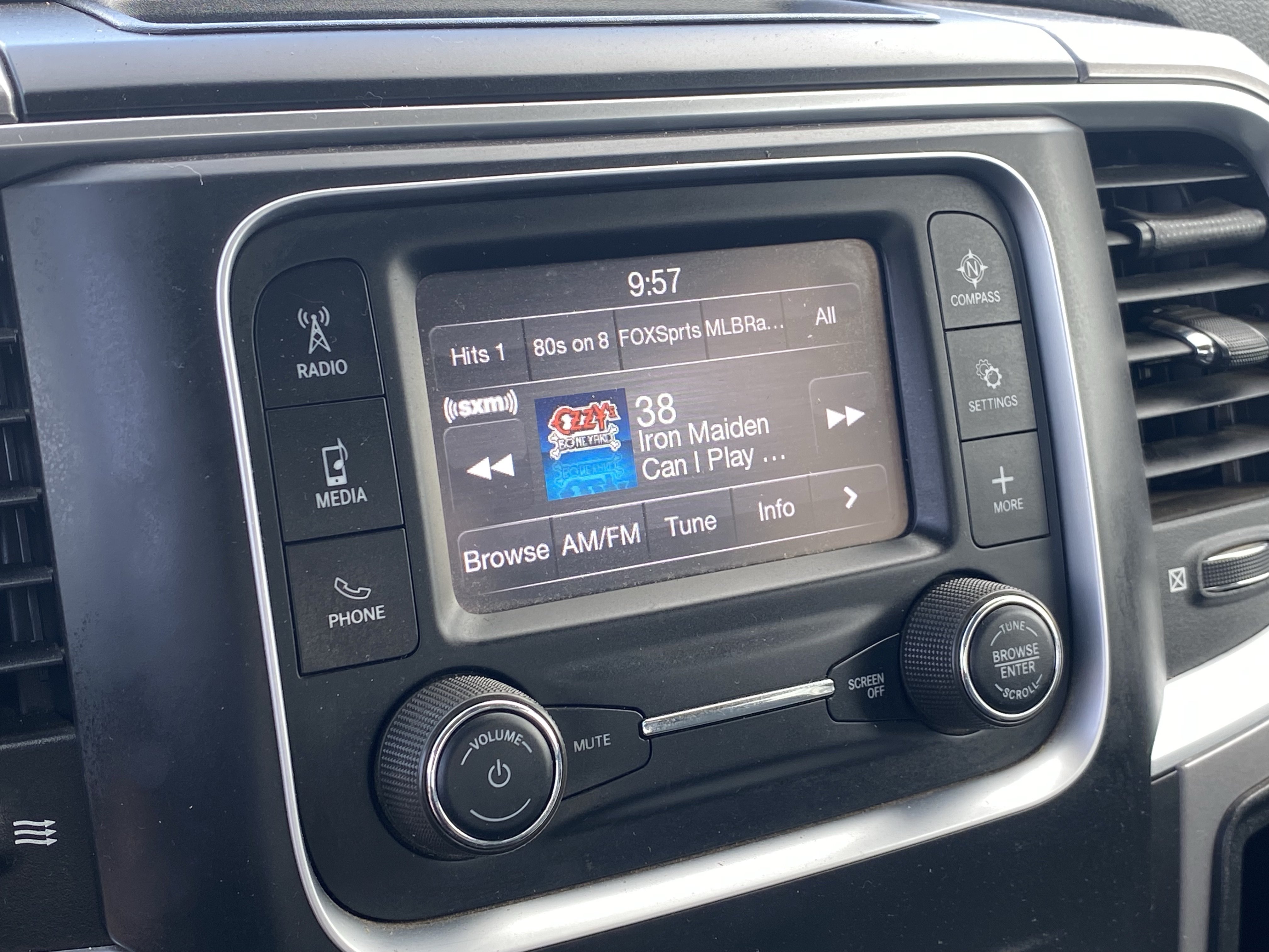 Used 2022 RAM 1500 Classic SLT RWD image 21