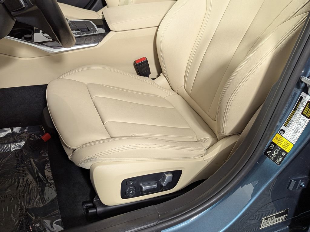Used 2021 BMW 330i xDrive Sedan w/ Convenience Package image 22