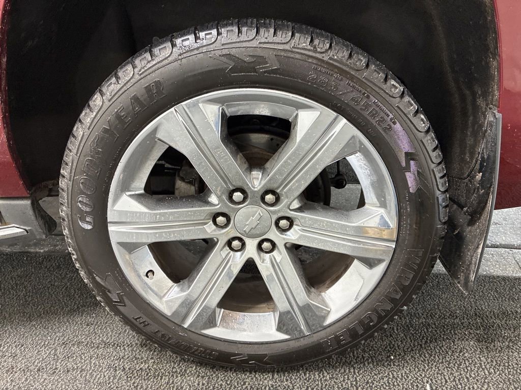 Used 2016 Chevrolet Suburban LTZ image 9