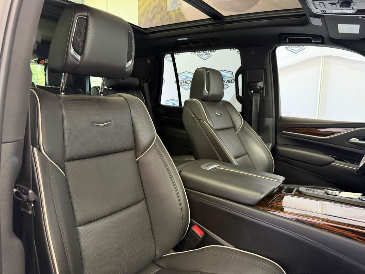 Used 2023 Cadillac Escalade Premium Luxury w/ LPO, Floor Liner Package AWD/4WD image 29