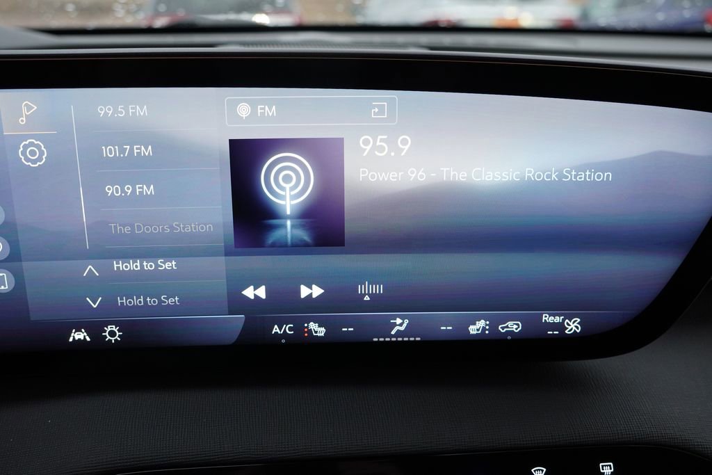 Certified 2025 Buick Enclave Preferred image 27