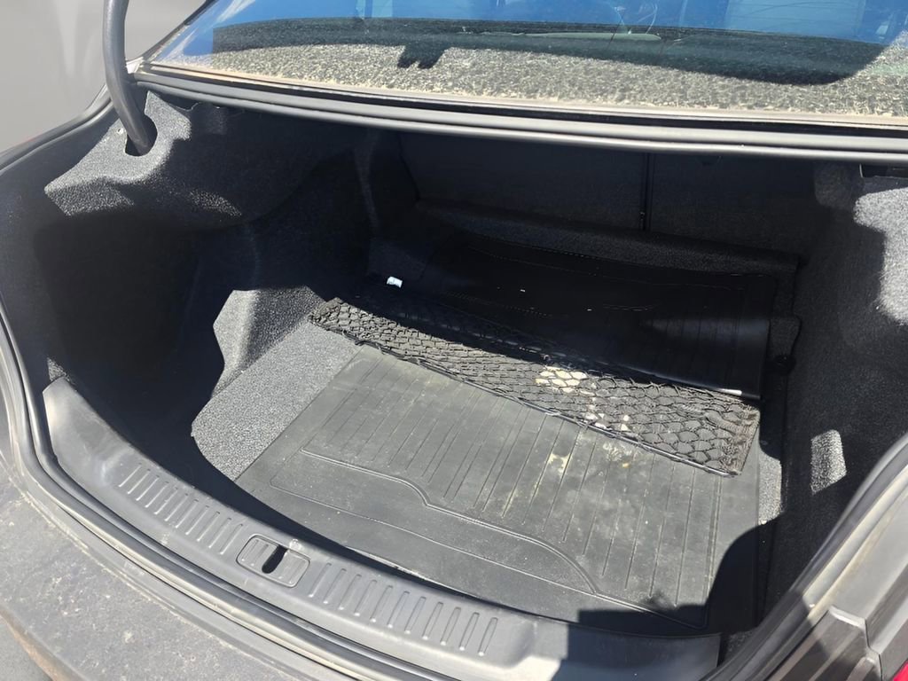 Used 2013 Chevrolet Malibu LT FWD image 9