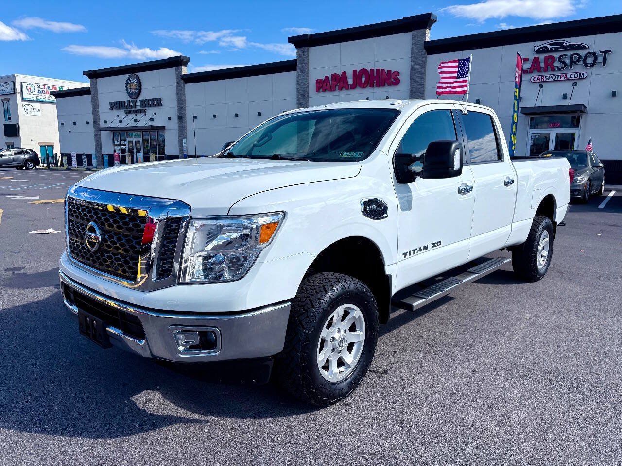 Used 2018 Nissan Titan SV AWD/4WD image 2