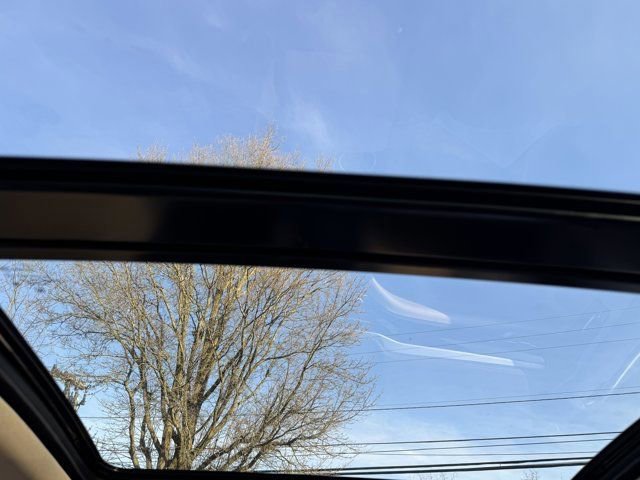 Used 2023 Acura MDX SH-AWD image 15