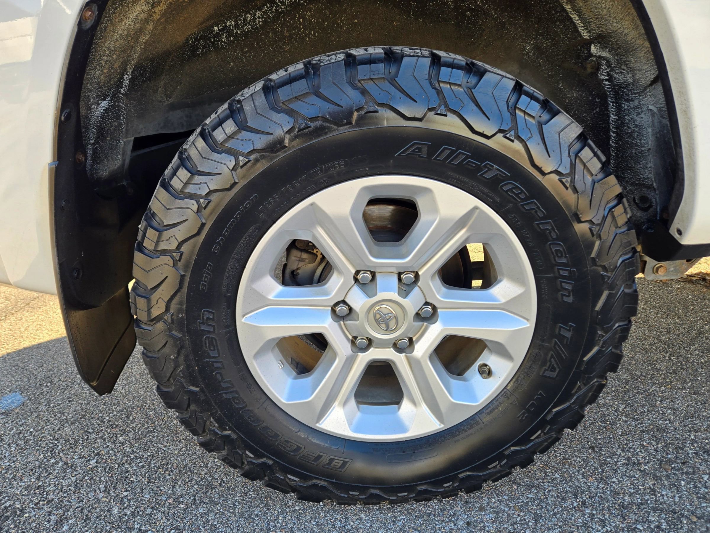 Used 2017 Toyota 4Runner SR5 Premium image 28