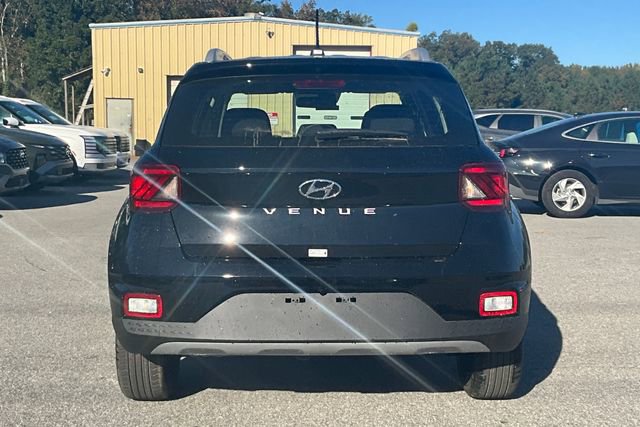 Certified 2026 Hyundai Venue SEL FWD image 4