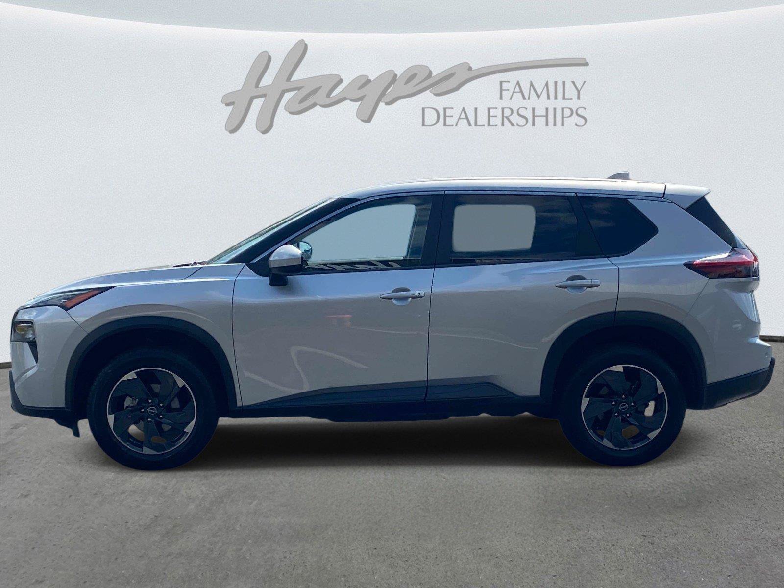 Used 2025 Nissan Rogue SV FWD image 9