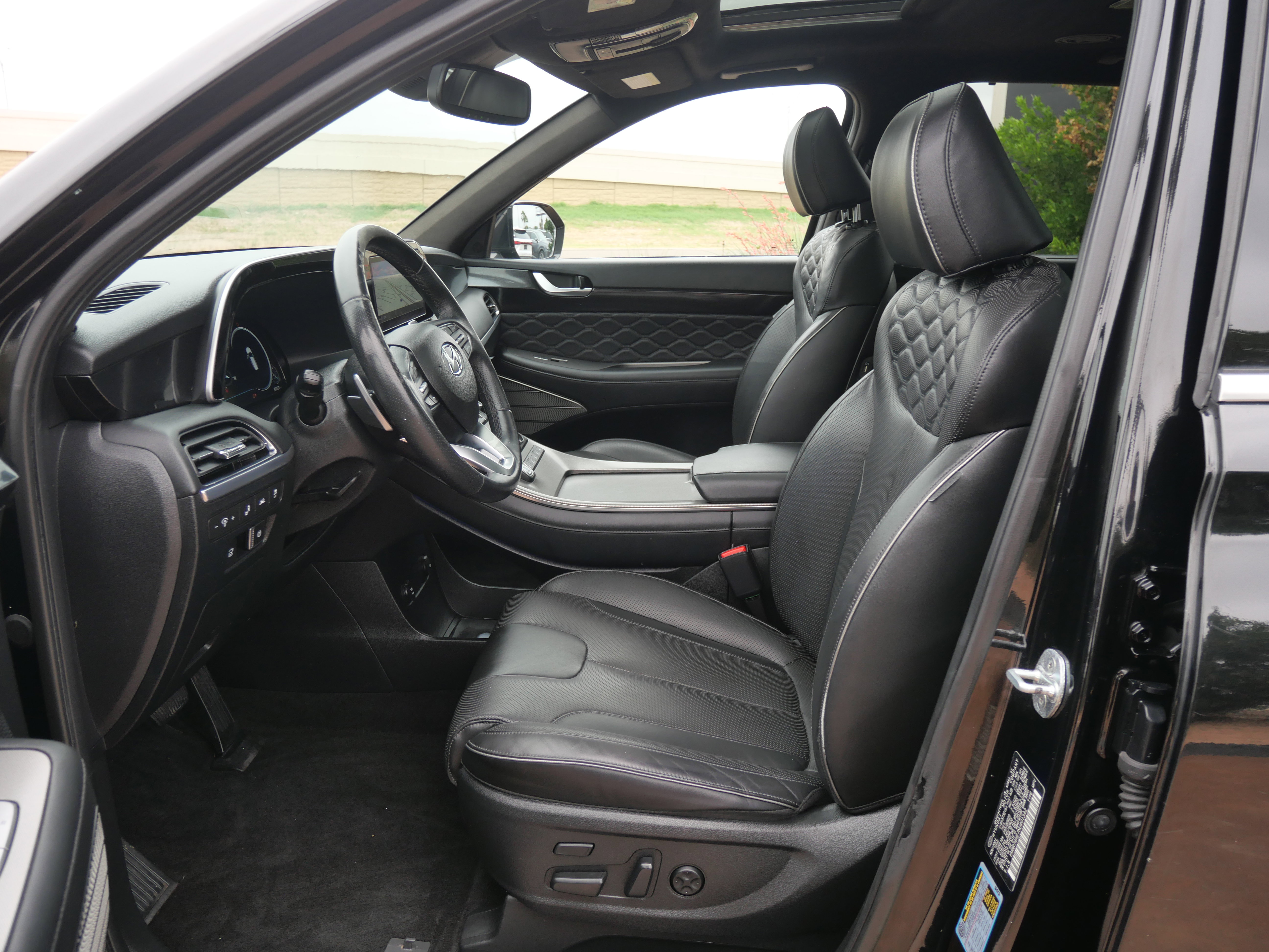 Used 2022 Hyundai Palisade Calligraphy image 23