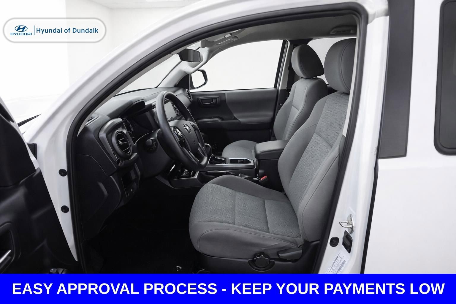 Used 2020 Toyota Tacoma SR w/ SR Convenience Package RWD image 11