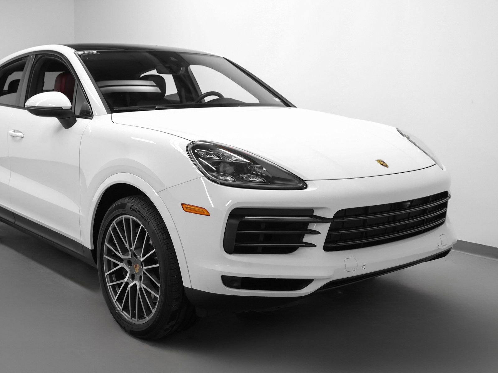 Used 2022 Porsche Cayenne Platinum Edition image 9
