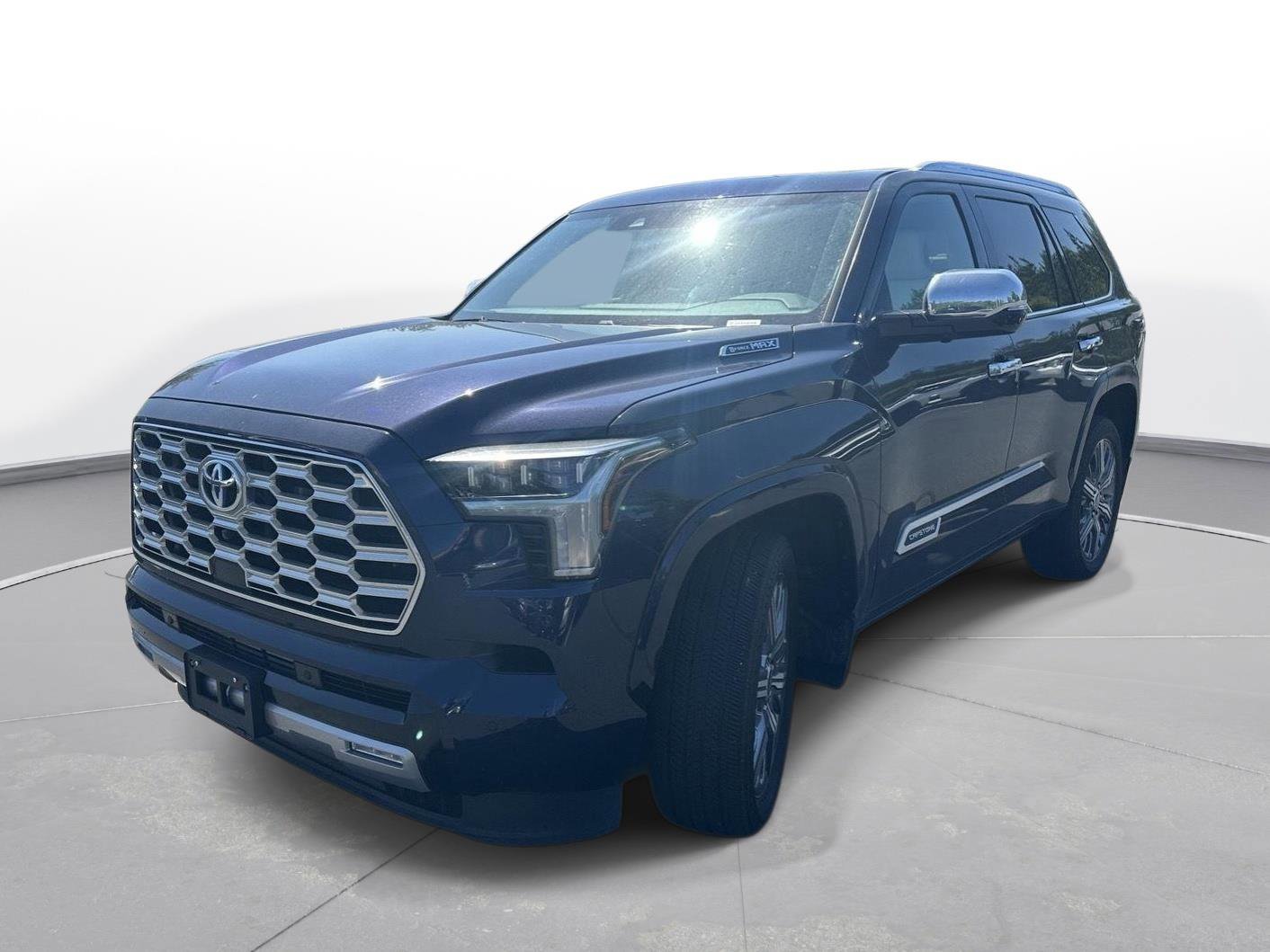 Used 2024 Toyota Sequoia Capstone AWD/4WD image 2