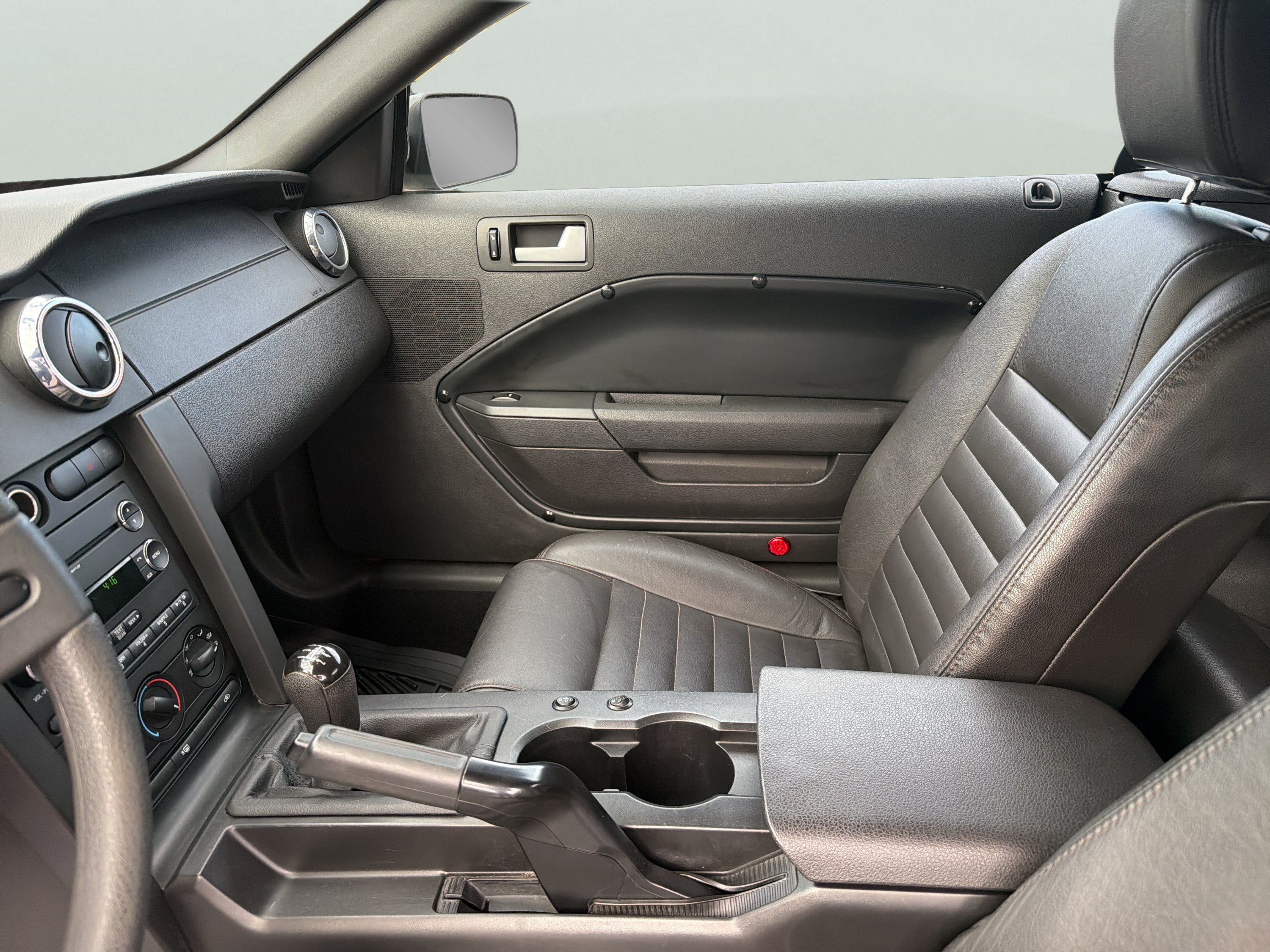 Used 2008 Ford Mustang Convertible RWD image 19
