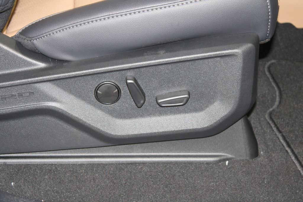 New 2026 Ford F250 Lariat w/ Chrome Package image 29