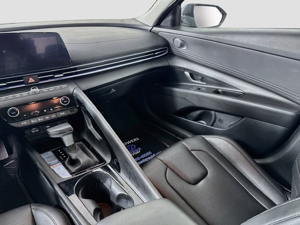 Certified 2025 Hyundai Elantra Limited FWD image 25
