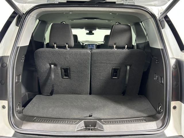 Used 2023 GMC Acadia SLE w/ Driver Convenience Package FWD image 26