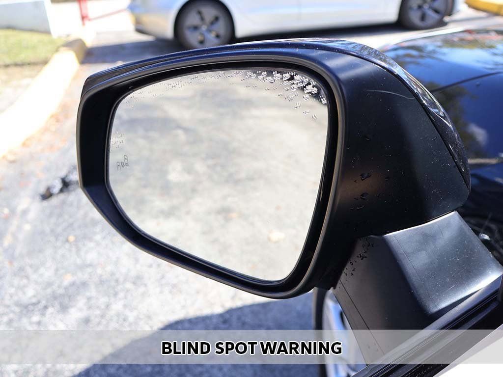 Used 2019 Toyota RAV4 XLE w/ Convenience Package FWD image 5