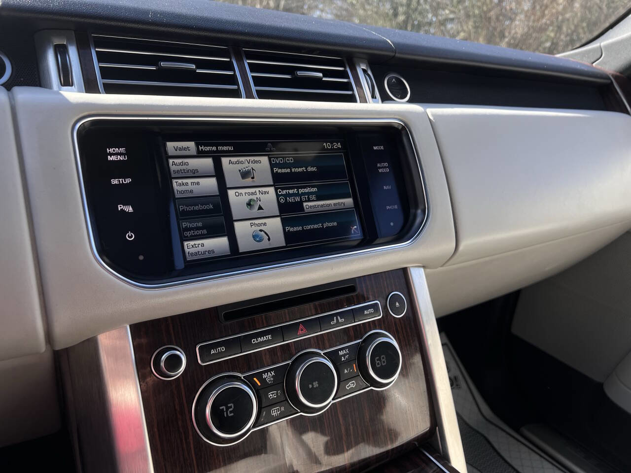 Used 2015 Land Rover Range Rover HSE image 13