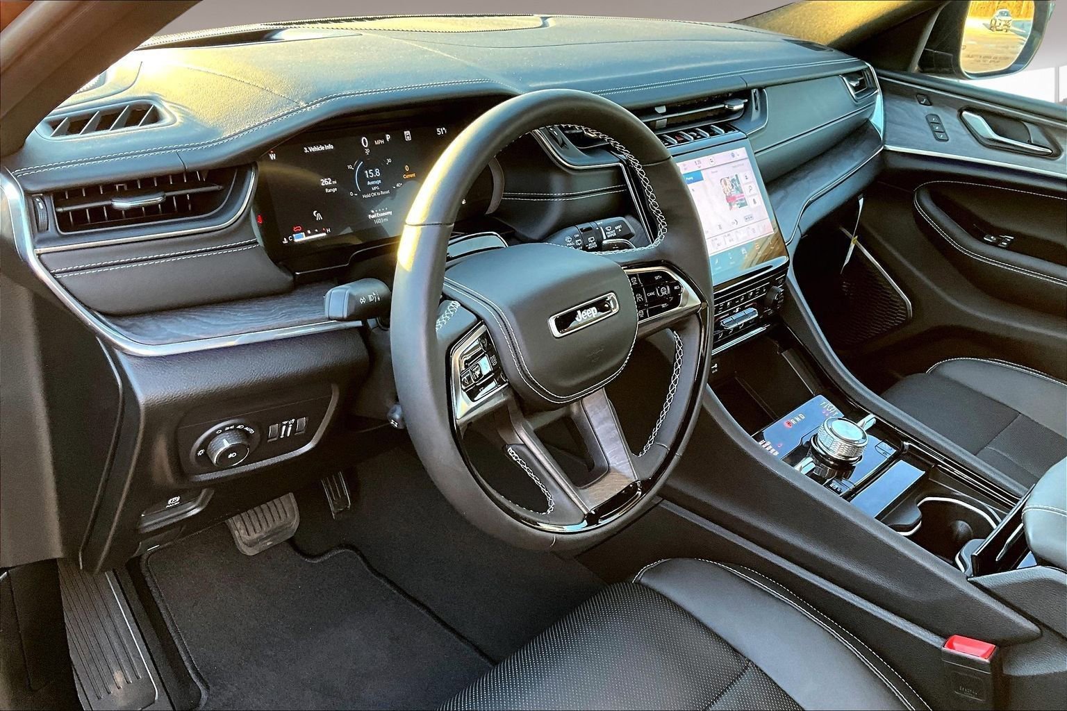 New 2025 Jeep Grand Cherokee Overland w/ Adv Protech Group III image 7