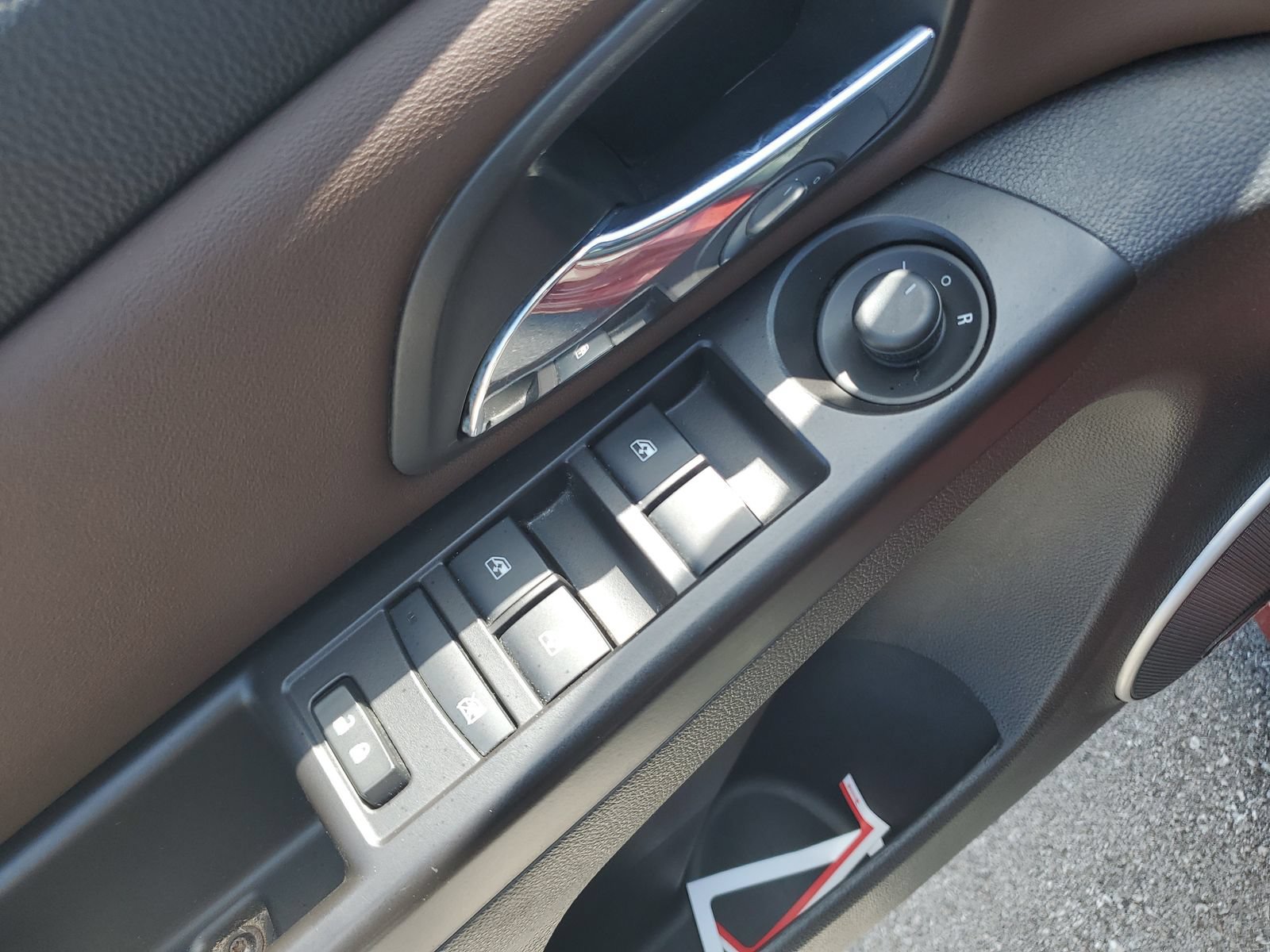 Used 2015 Chevrolet Cruze LTZ w/ Sun, Sound and Sport Package FWD image 21