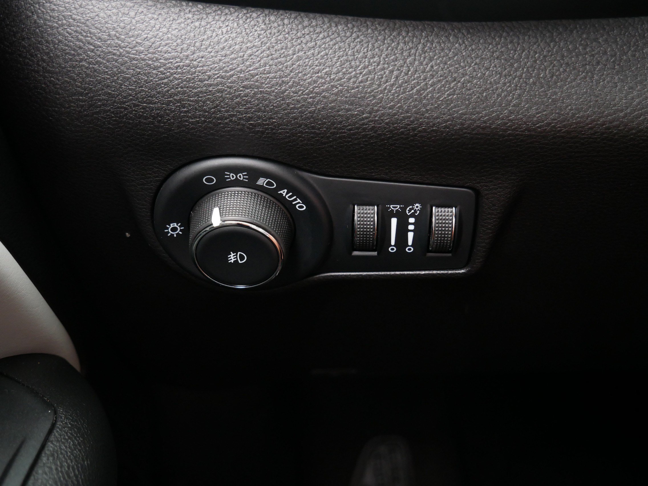 Used 2023 Jeep Compass Limited AWD/4WD image 28