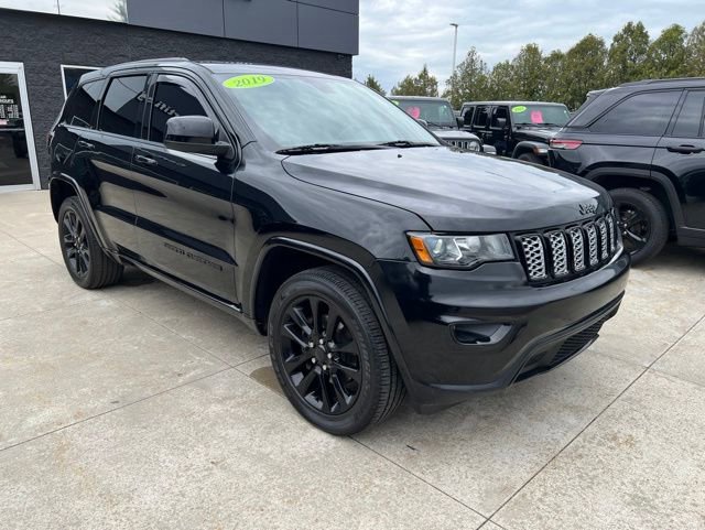 Used 2019 Jeep Grand Cherokee Altitude AWD/4WD image 1