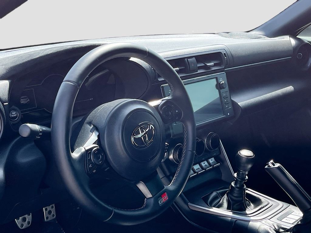 Used 2024 Toyota GR86 Premium image 9