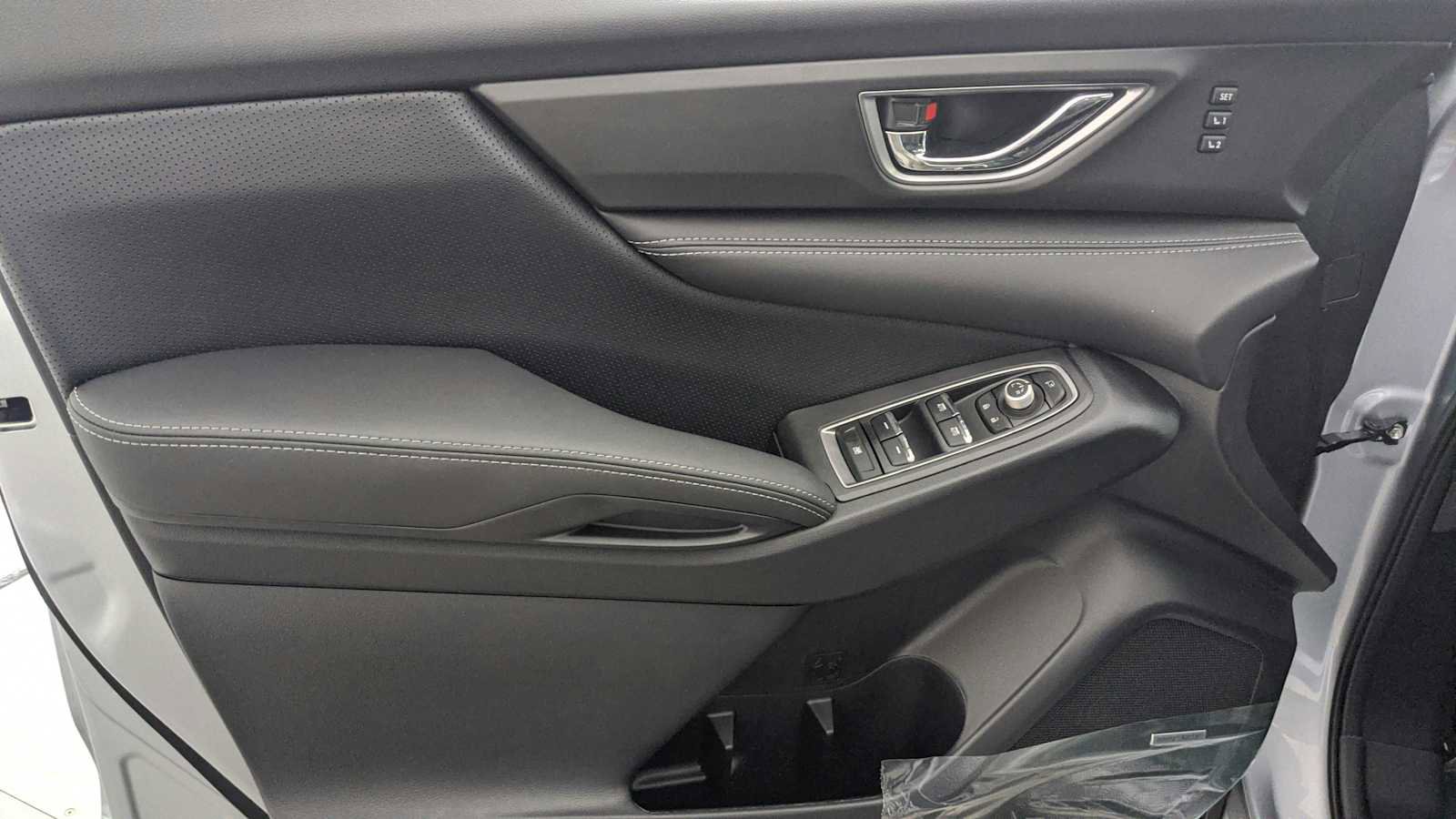 New 2025 Subaru Ascent Limited image 14