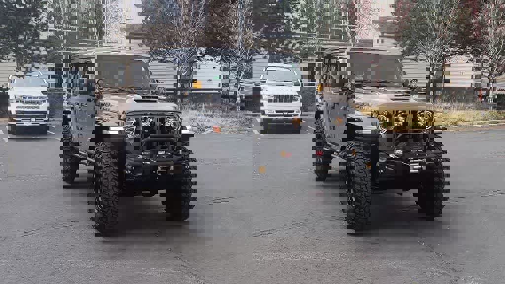 Used 2022 Jeep Wrangler Unlimited Rubicon w/ Xtreme Recon 35" Tire Package image 3