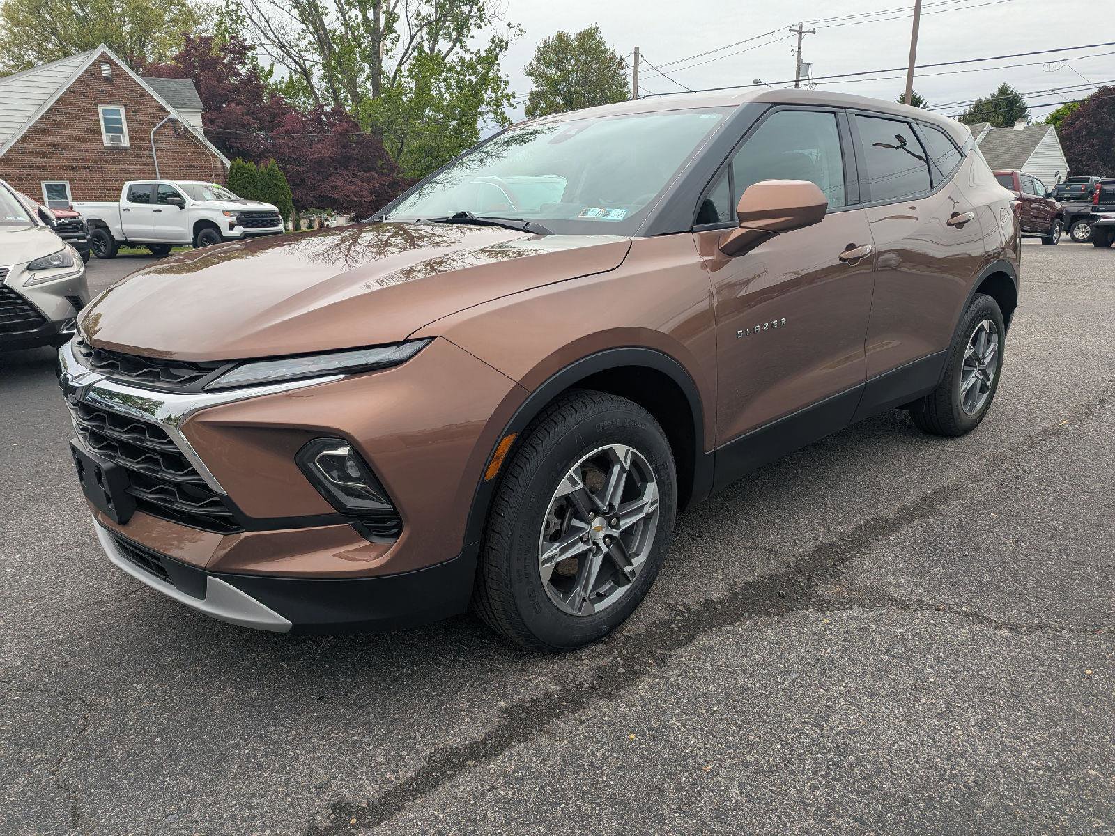 Used 2023 Chevrolet Blazer LT AWD/4WD image 3
