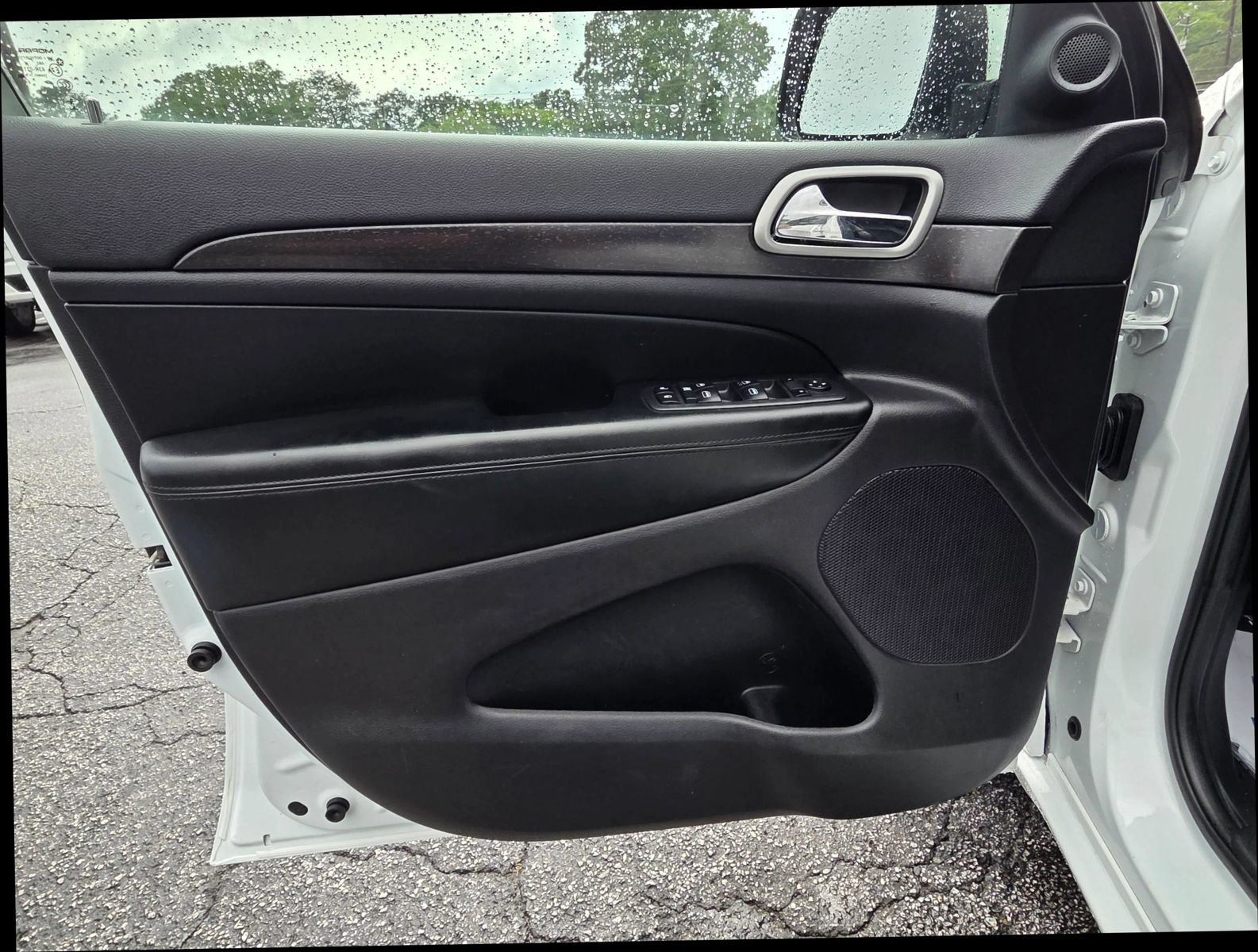 Used 2017 Jeep Grand Cherokee Altitude RWD image 23