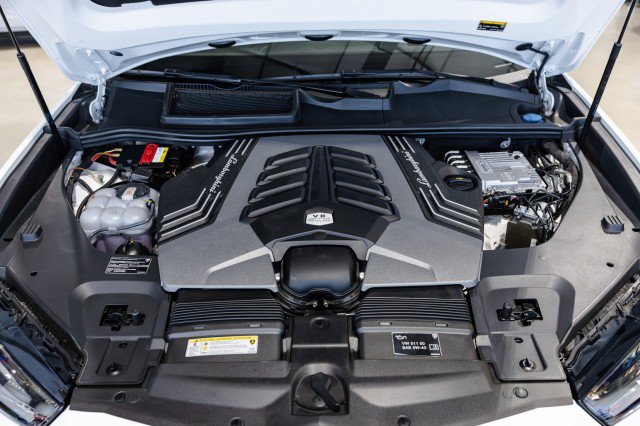 Used 2022 Lamborghini Urus AWD/4WD image 23