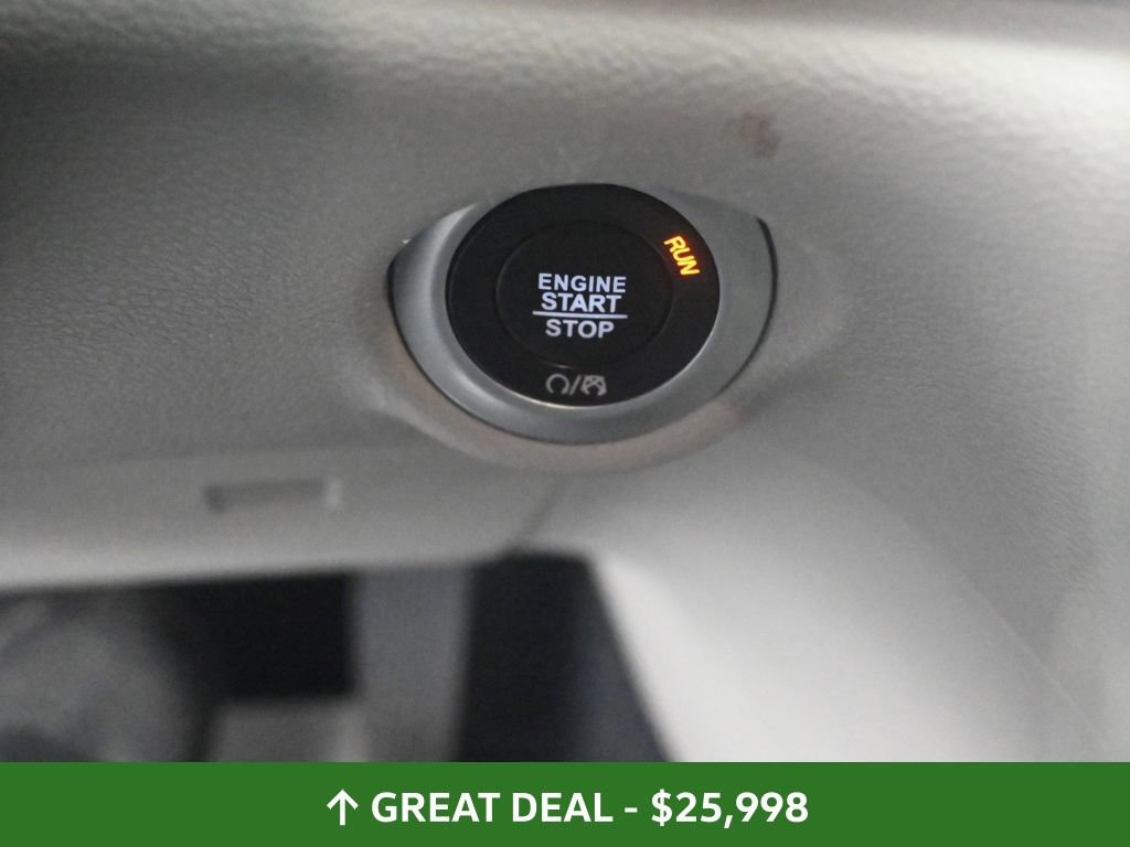 Used 2024 Chrysler Pacifica Touring-L image 42