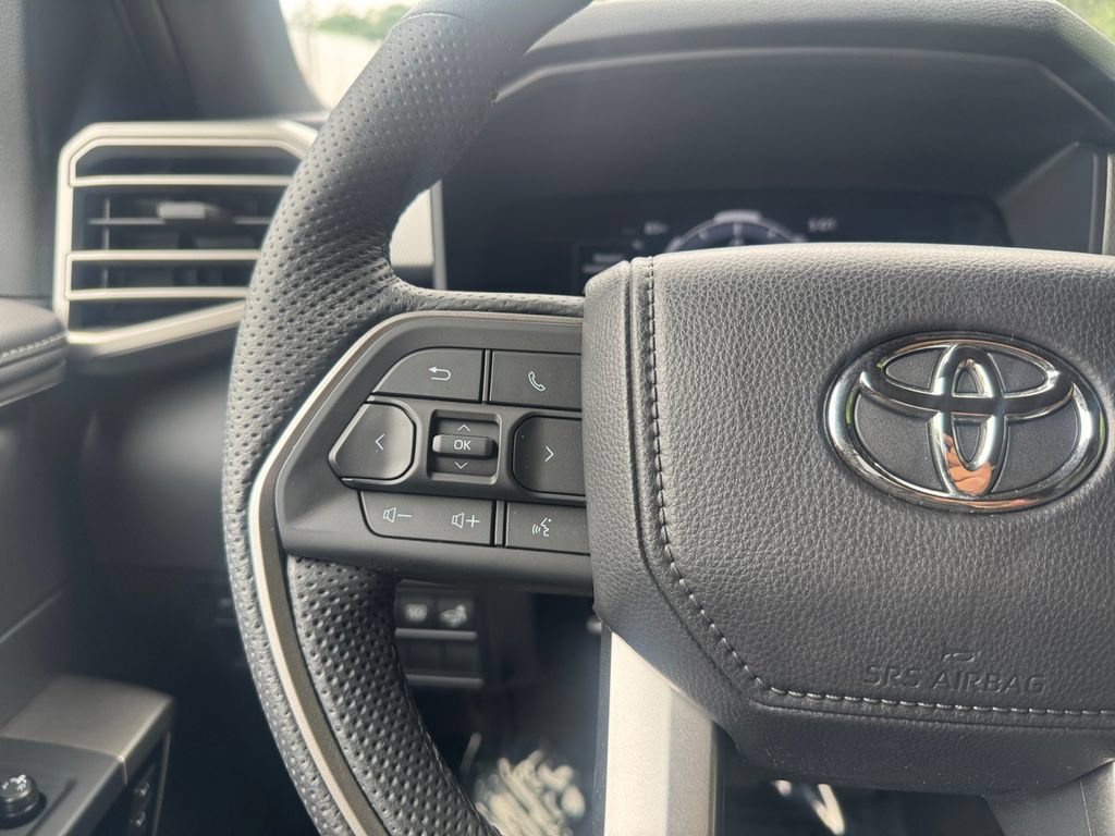 Used 2026 Toyota Tundra Limited AWD/4WD image 29