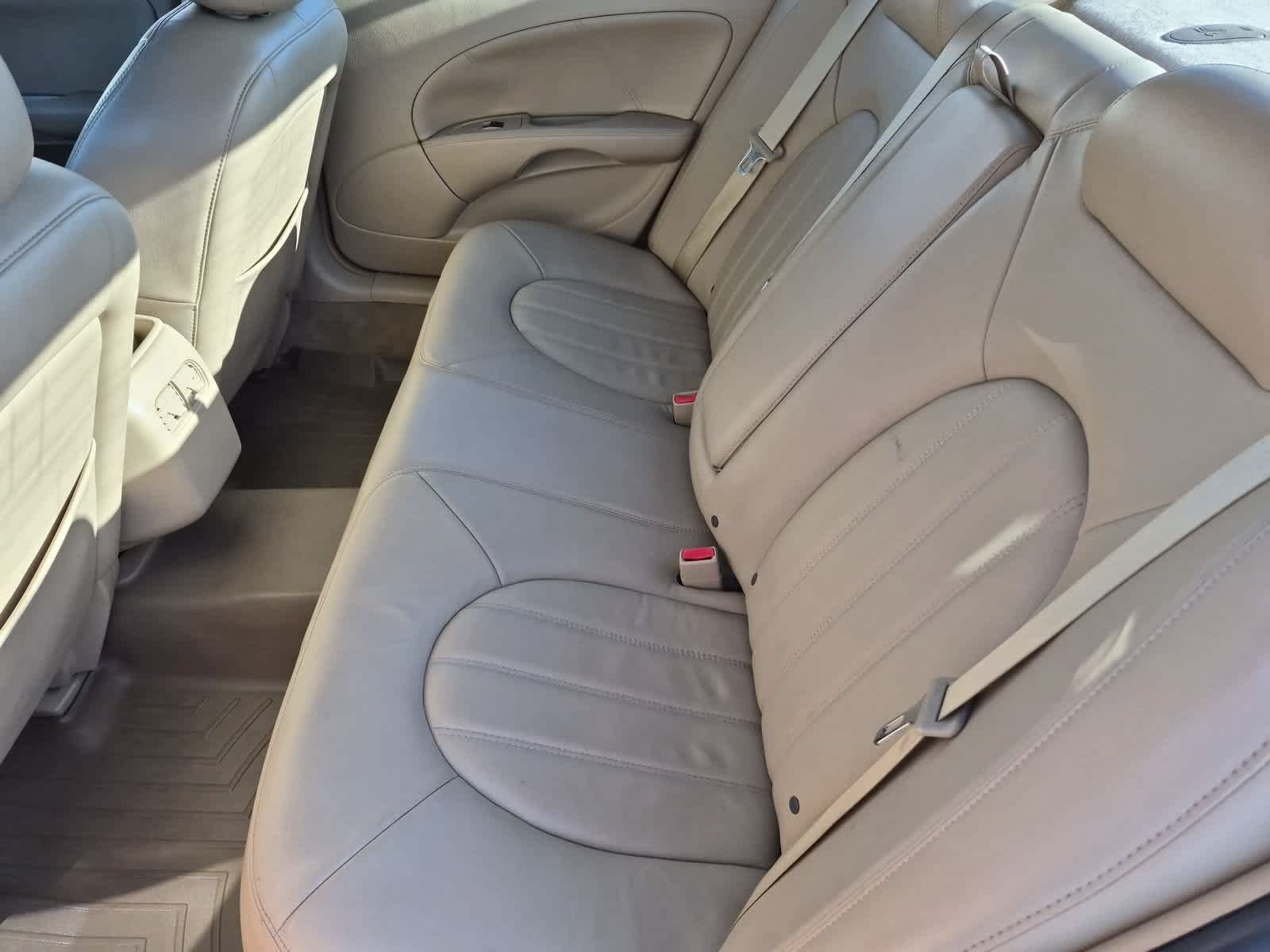 Used 2011 Buick Lucerne CXL w/ Driver Confidence Package FWD image 20