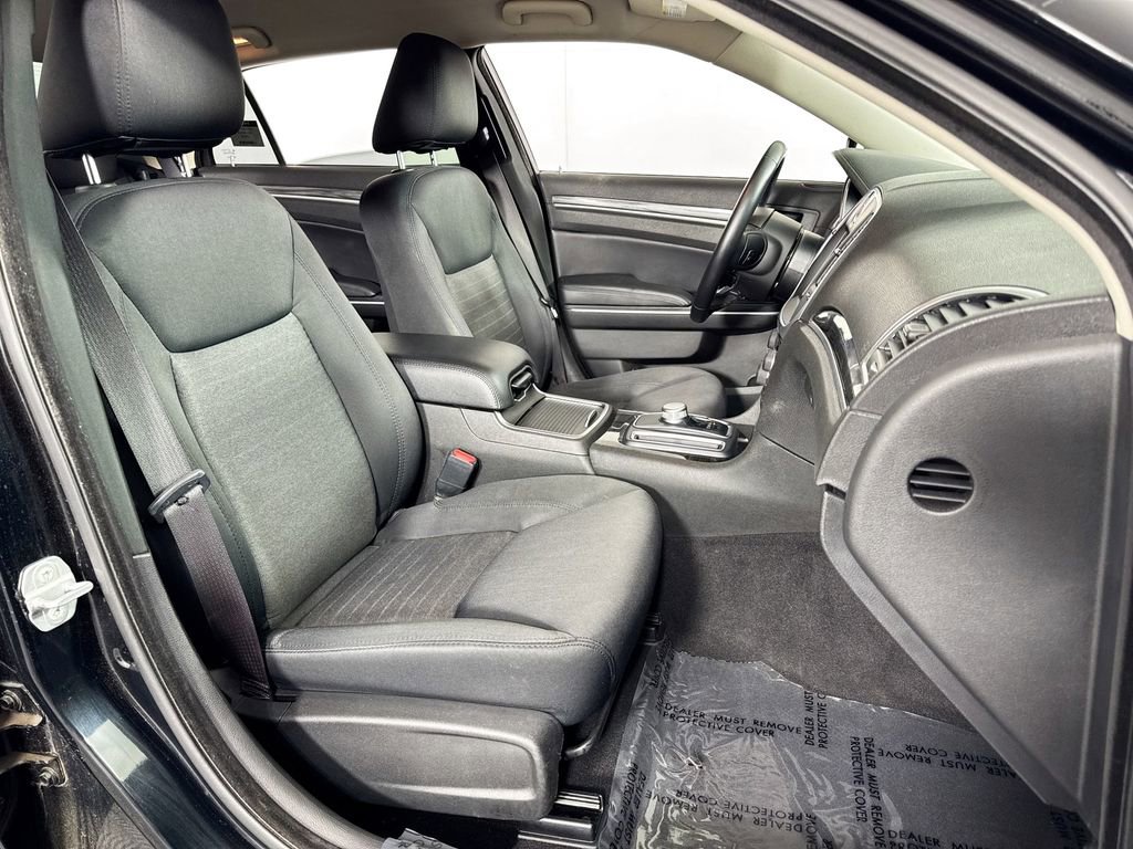 Used 2022 Chrysler 300 Touring w/ Sport Appearance Package image 28