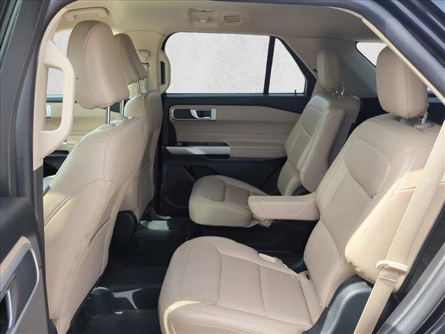 Used 2022 Ford Explorer XLT w/ Equipment Group 202A image 18