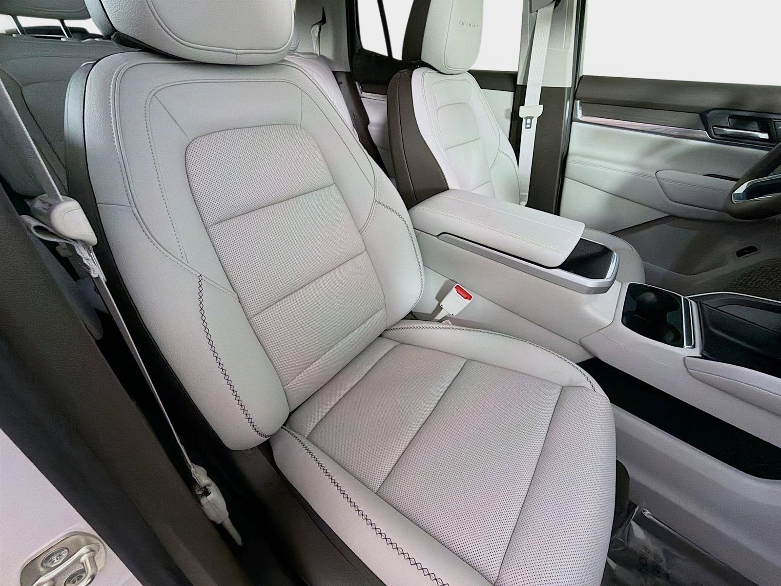 Certified 2026 GMC Terrain Denali image 28