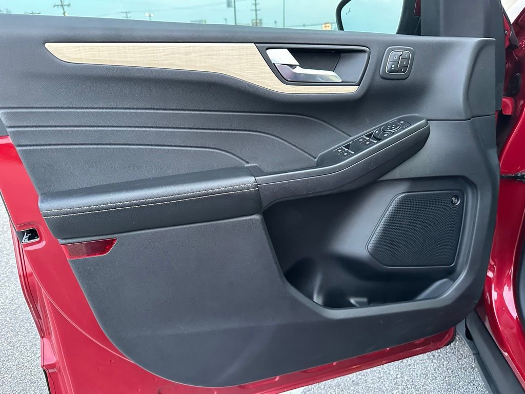 Used 2022 Ford Escape Titanium w/ Titanium Elite Package image 23