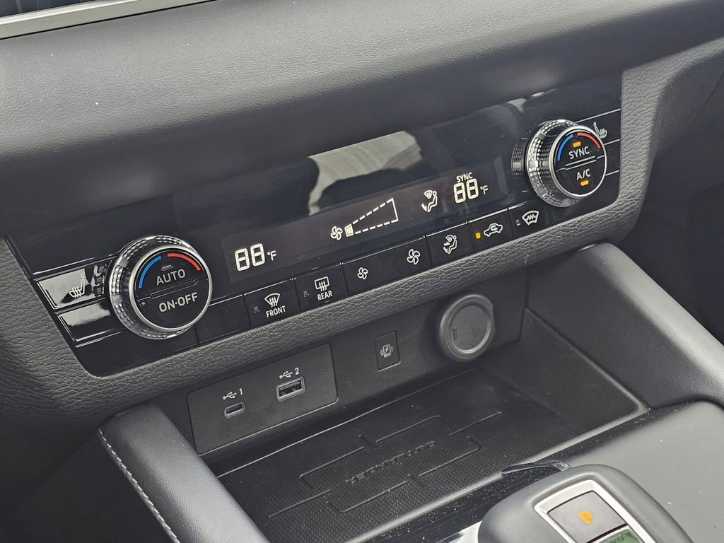 Used 2024 Mitsubishi Outlander SE image 21