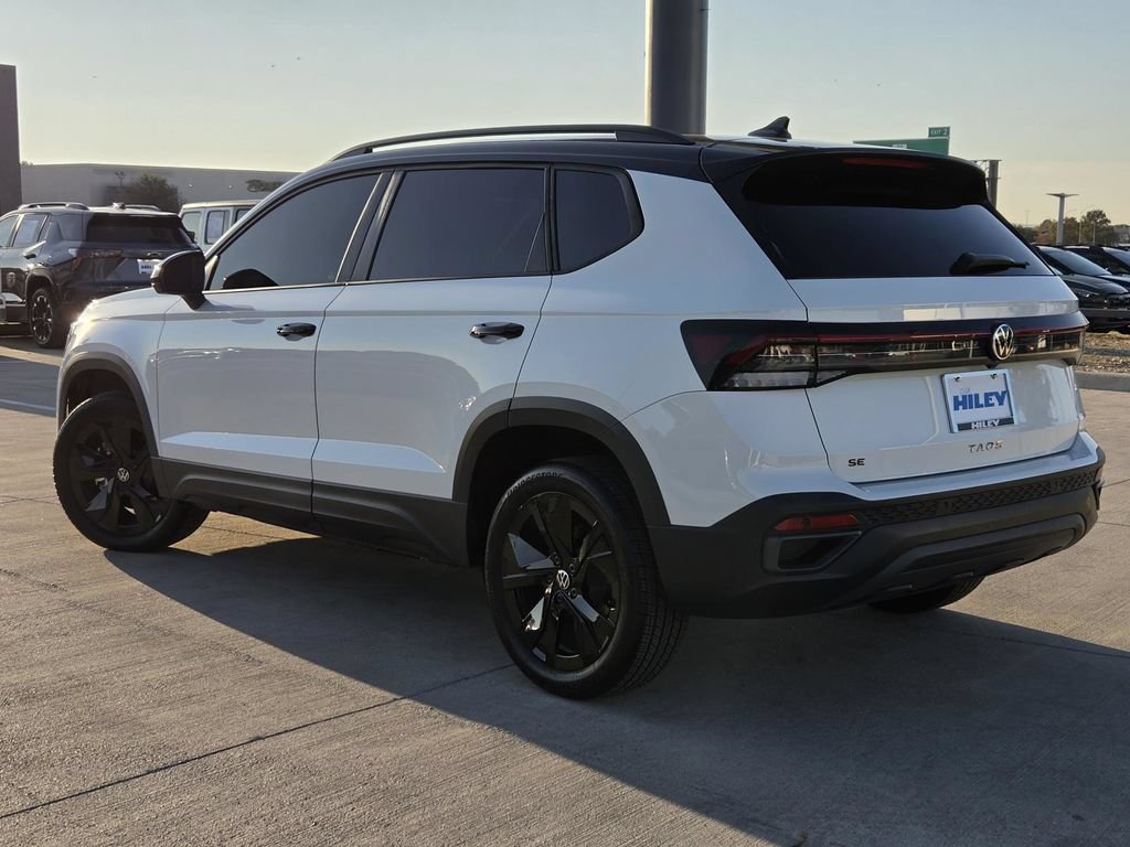 Used 2026 Volkswagen Taos SE FWD image 3