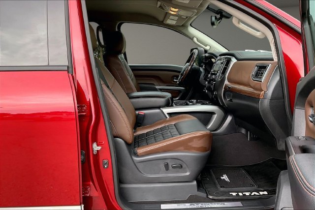 Used 2017 Nissan Titan Platinum Reserve AWD/4WD image 7