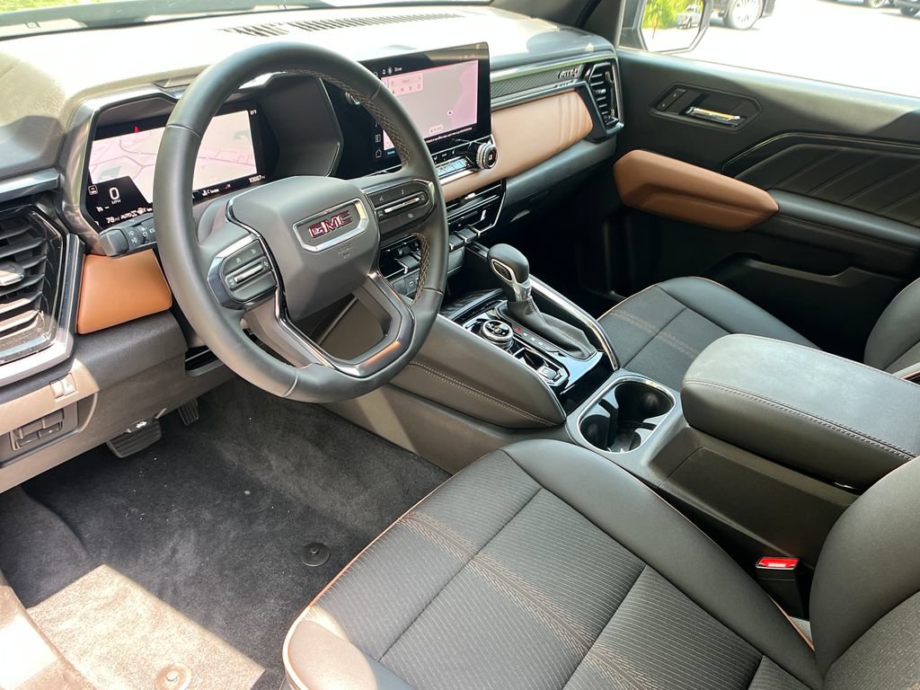Used 2025 GMC Canyon AT4 AWD/4WD image 10