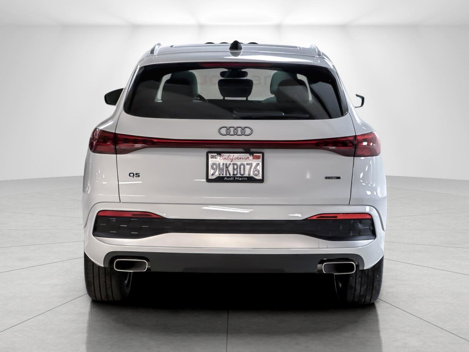 Used 2025 Audi Q5 Premium Plus w/ Premium Plus AWD/4WD image 4