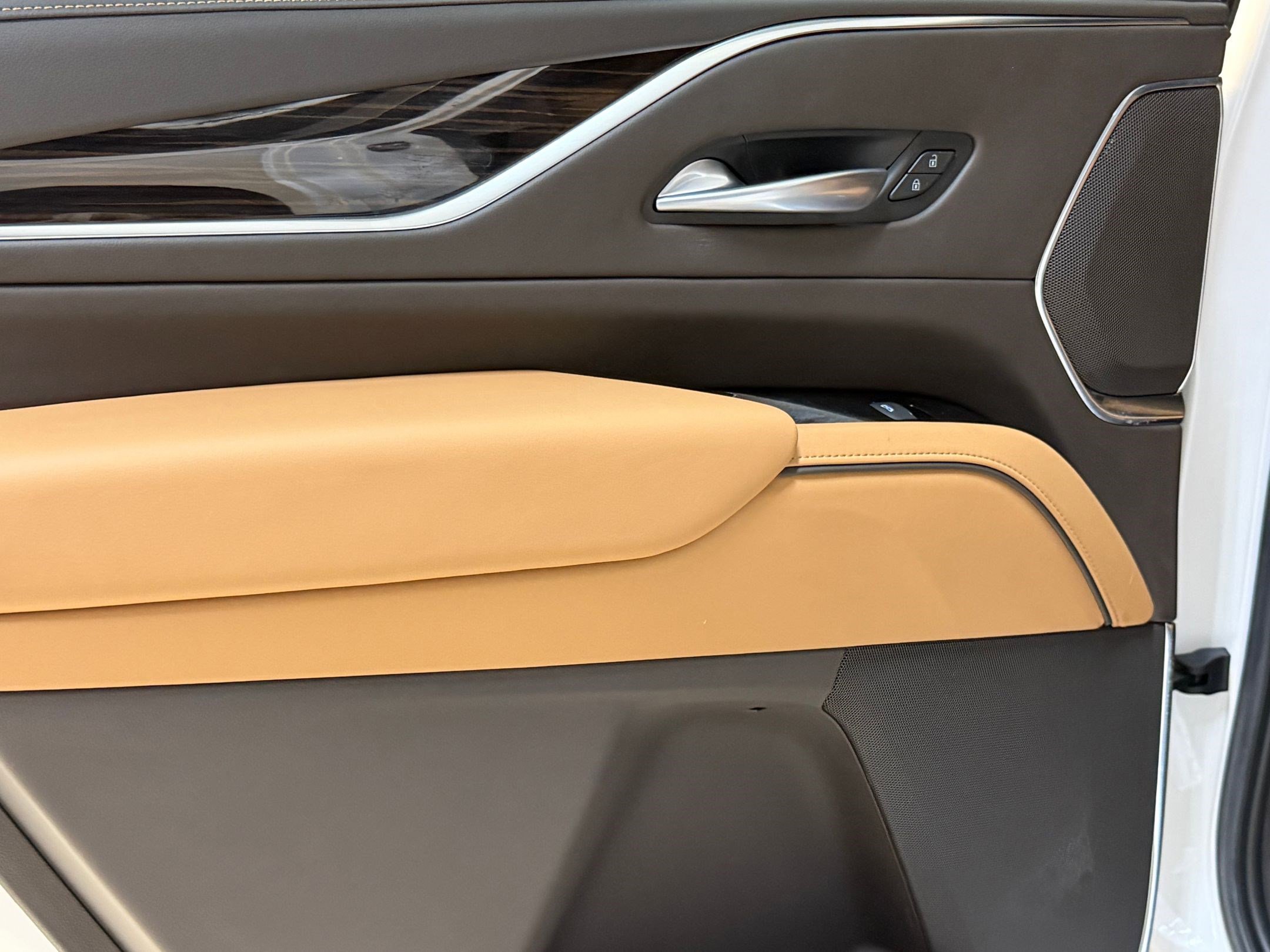 Used 2021 Cadillac Escalade Premium Luxury image 42