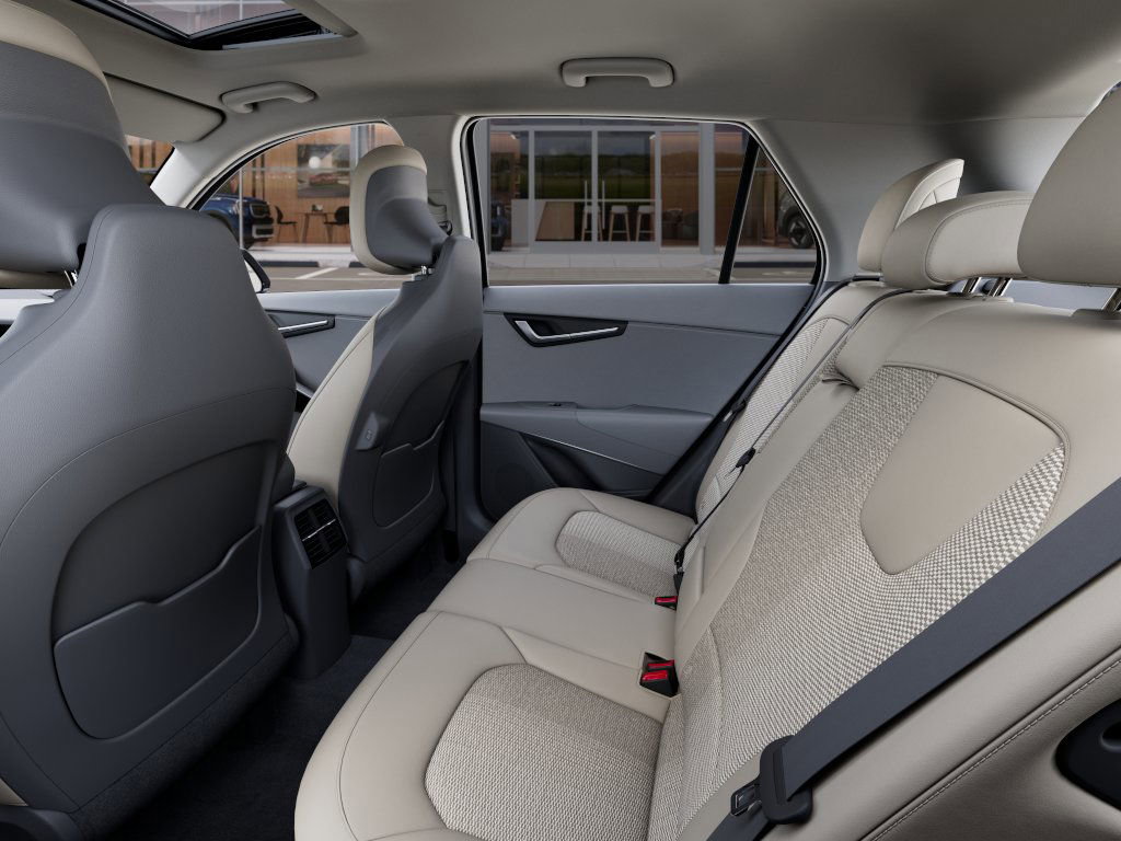 New 2025 Kia Niro EX Touring image 18