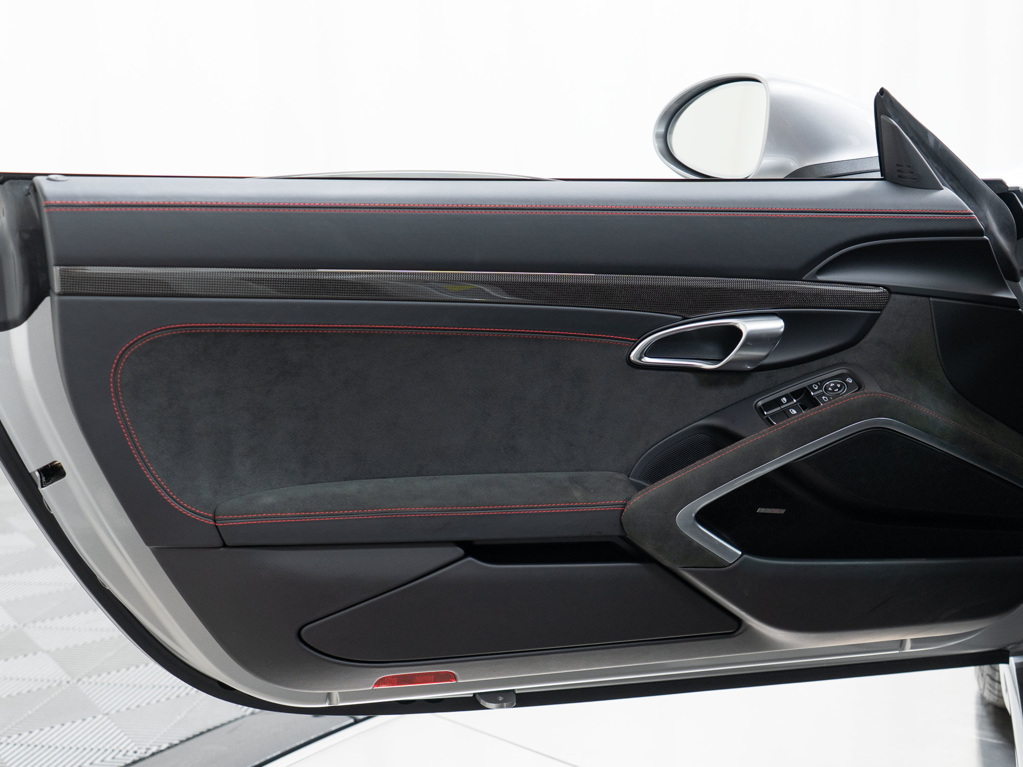 Certified 2025 Porsche 718 Cayman GTS RWD image 14