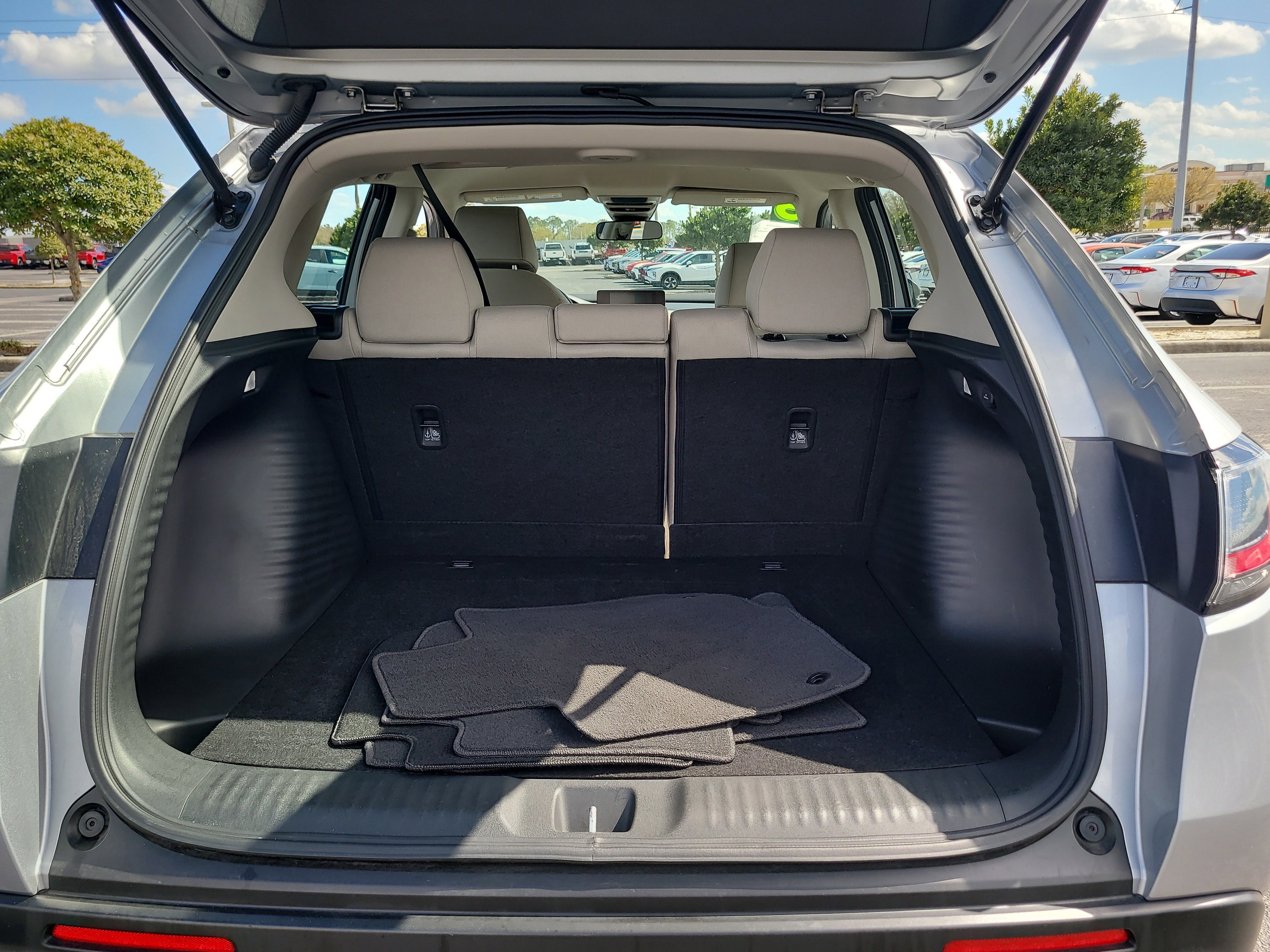 Used 2025 Honda HR-V LX image 11