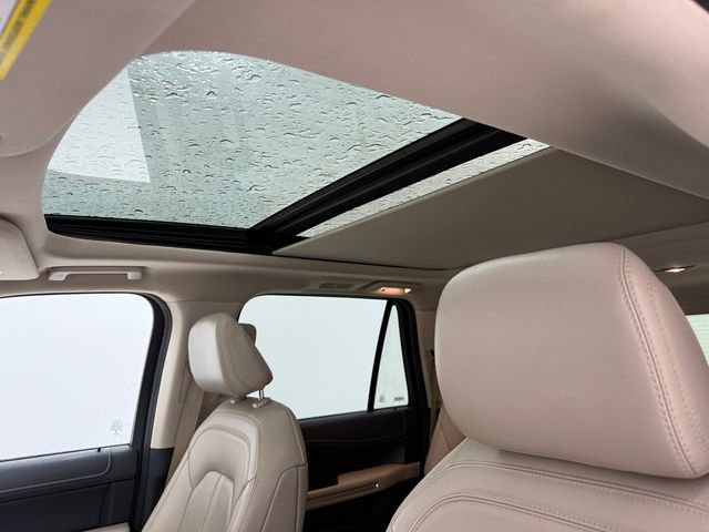 Used 2022 Ford Expedition Max Limited RWD image 24